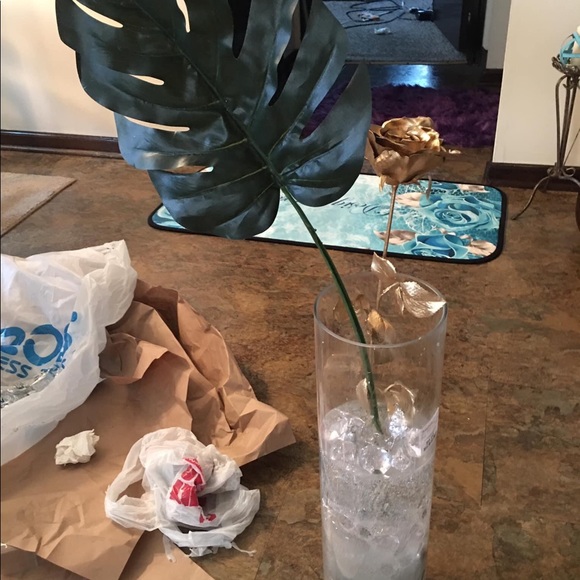 Centerpiece - Picture 5 of 9